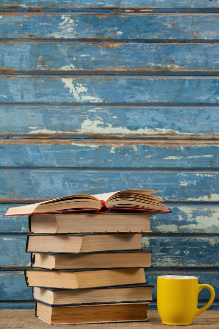 Livres et tasse de café